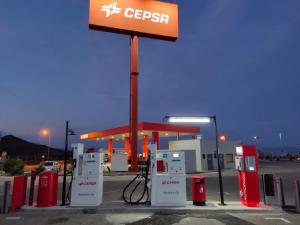 Redexis y Cepsa amplían a los vehículos ligeros su primera estación de repostaje de gas natural